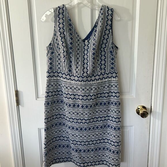 BODEN SLEEVELESS EMBROIDERED DRESS - Picture 2 of 9